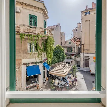 Апартаменти 385 Luxury