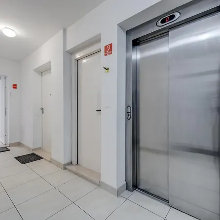 385 Luxury Apartment